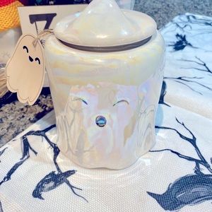 Irredecent White Looks Multicolored Pastel w/lighting. Ghost 👻 jar with Tags.